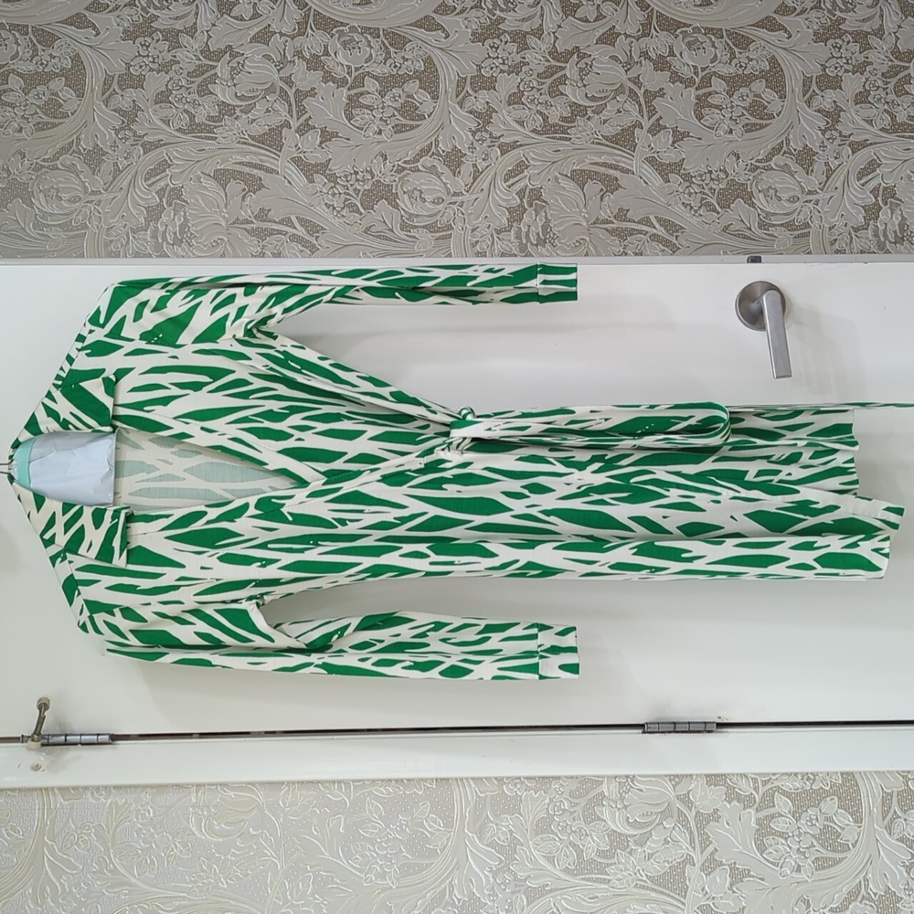 Diane von Furstenberg Green and White bamboo wrap dress